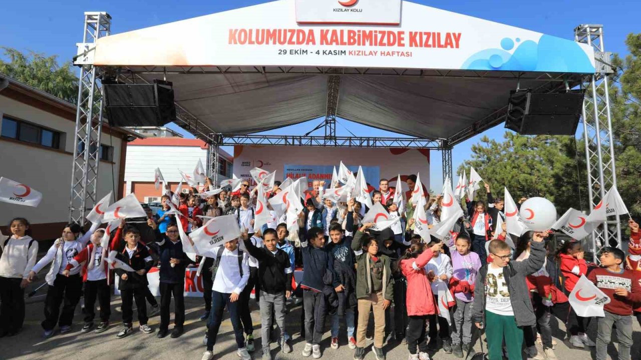 "Kızılay Haftası Sokağı" etkinlikleri başladı