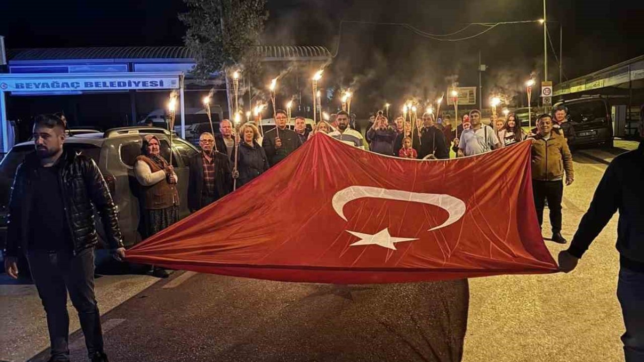 Beyağaçlılar Cumhuriyet coşkusunu fener alayında yaşandı