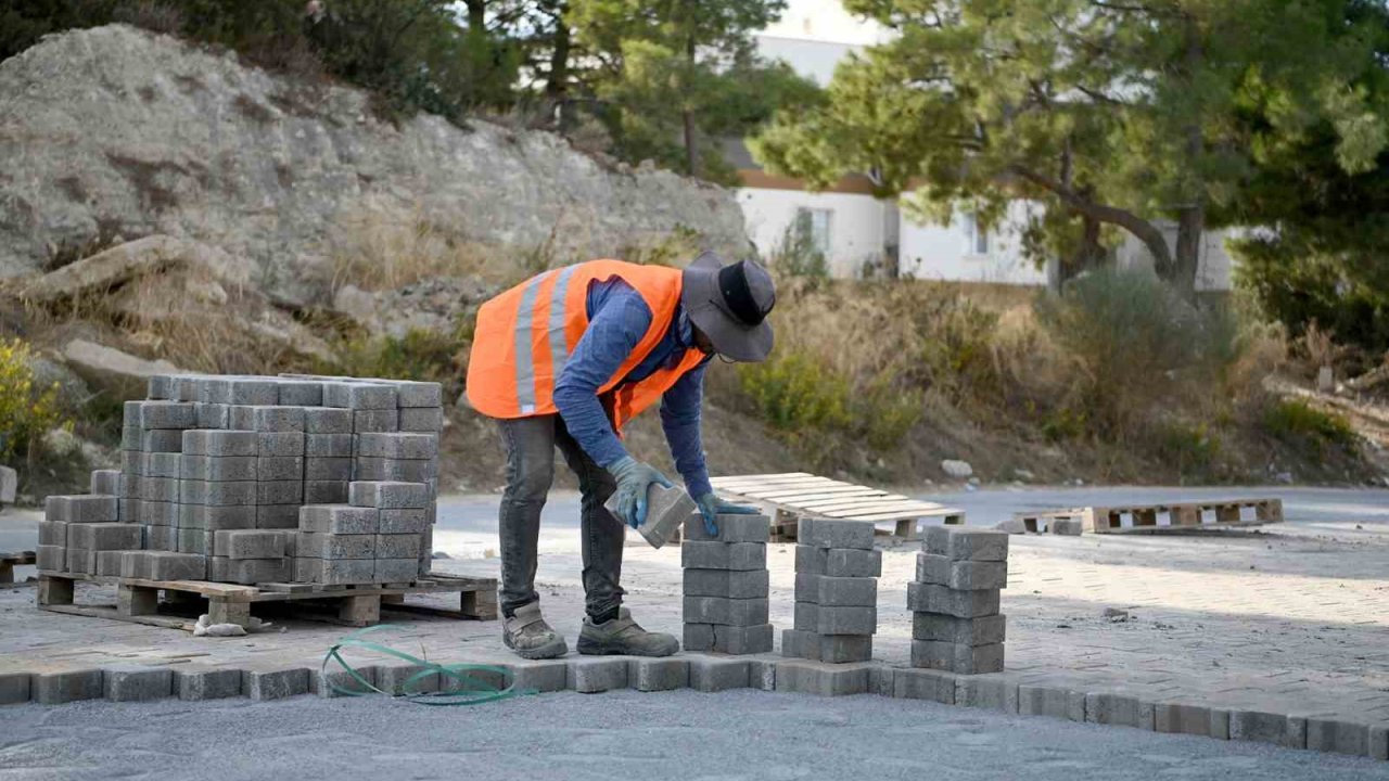 Kuşadası’nda güçlü alt ve üstyapı için yatırımlar aralıksız sürüyor