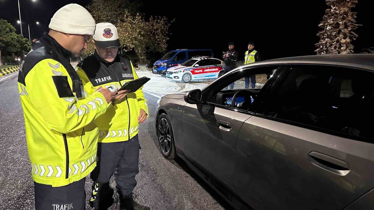 Uyuşturucu madde etkisinde araç kullanırken yakalandı