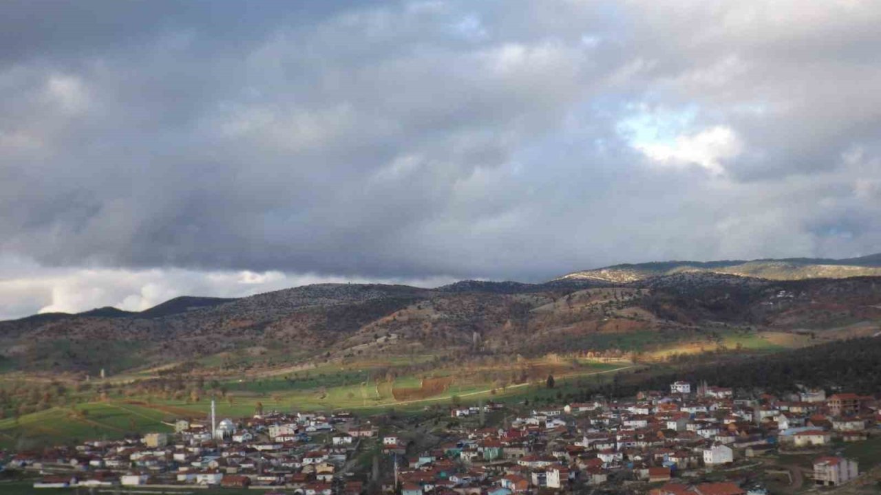 Gediz’de kayıp kadından 3. haftasında da bir iz bulunamadı