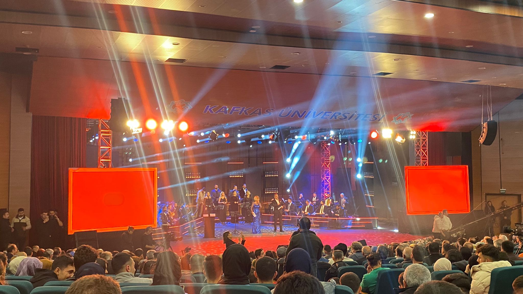 TRT sanatçıları şehir konserlerinin durağı Kars oldu!