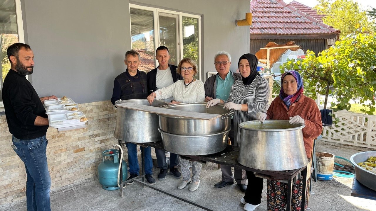 Başkan Çelik yağmur duasına çıkan üreticileri yalnız bırakmadı