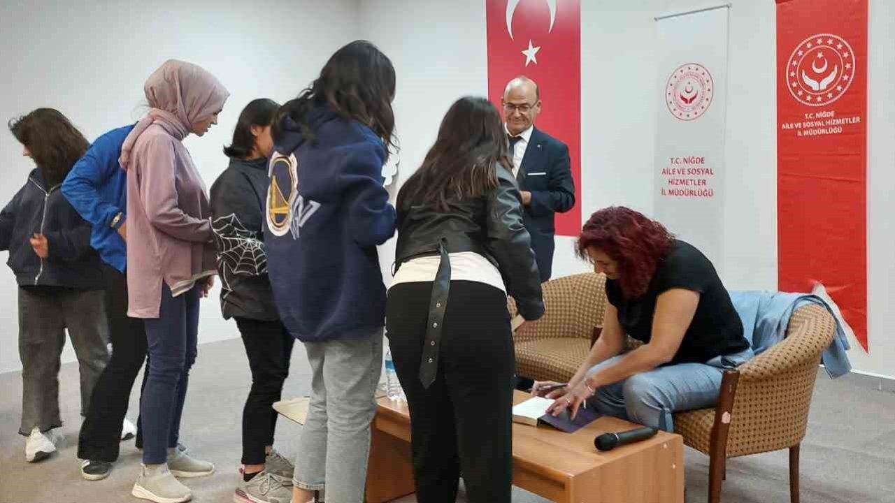 Niğde’de ’Rol Model’ buluşmalarının konuğu Sevda Akyüz oldu