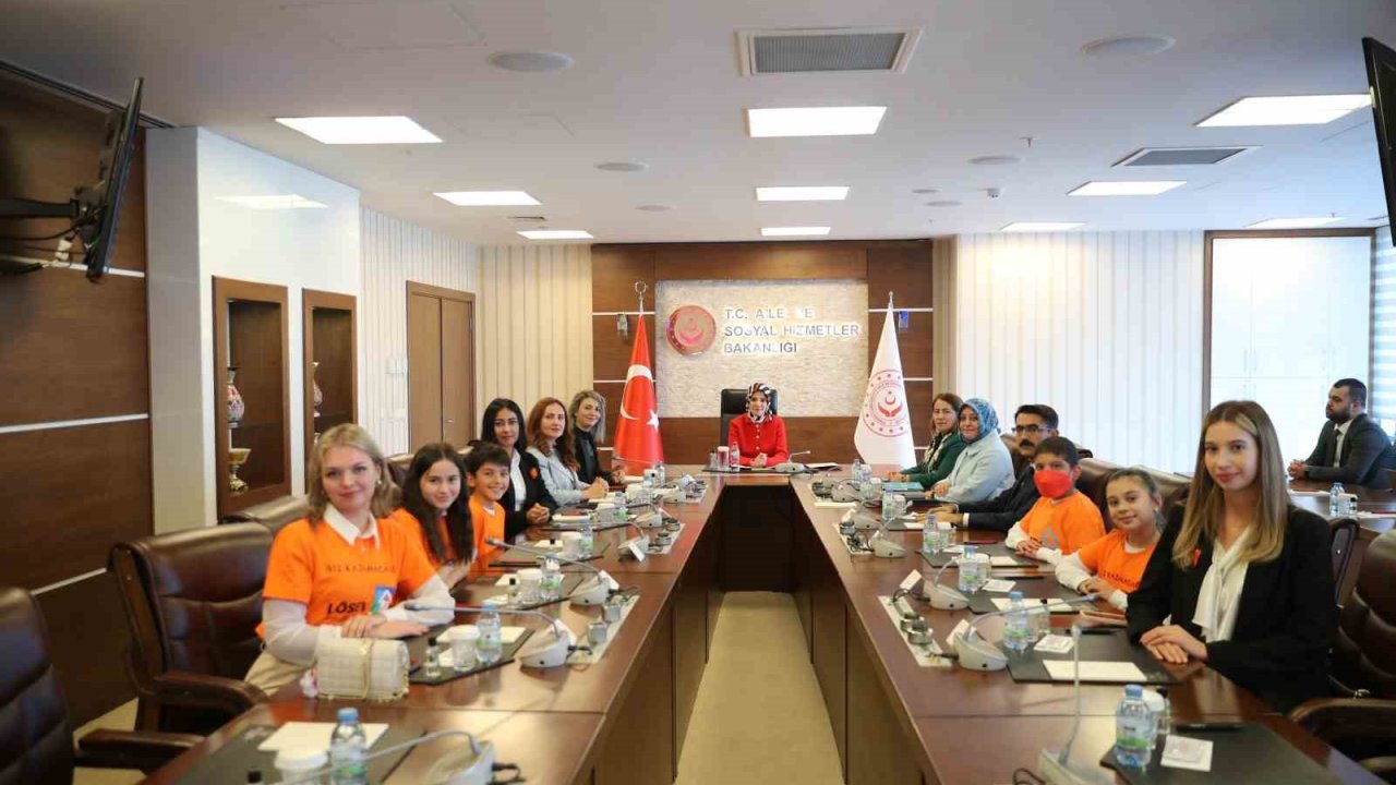 Aile ve Sosyal Hizmetler Bakanı Göktaş, tedavi sonrası kanseri yenen çocuklarla bir araya geldi