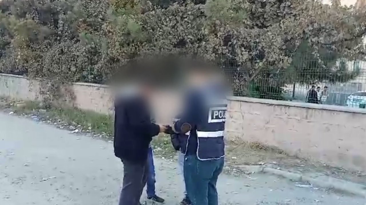 Narkotik polisi okul çevrelerini denetledi