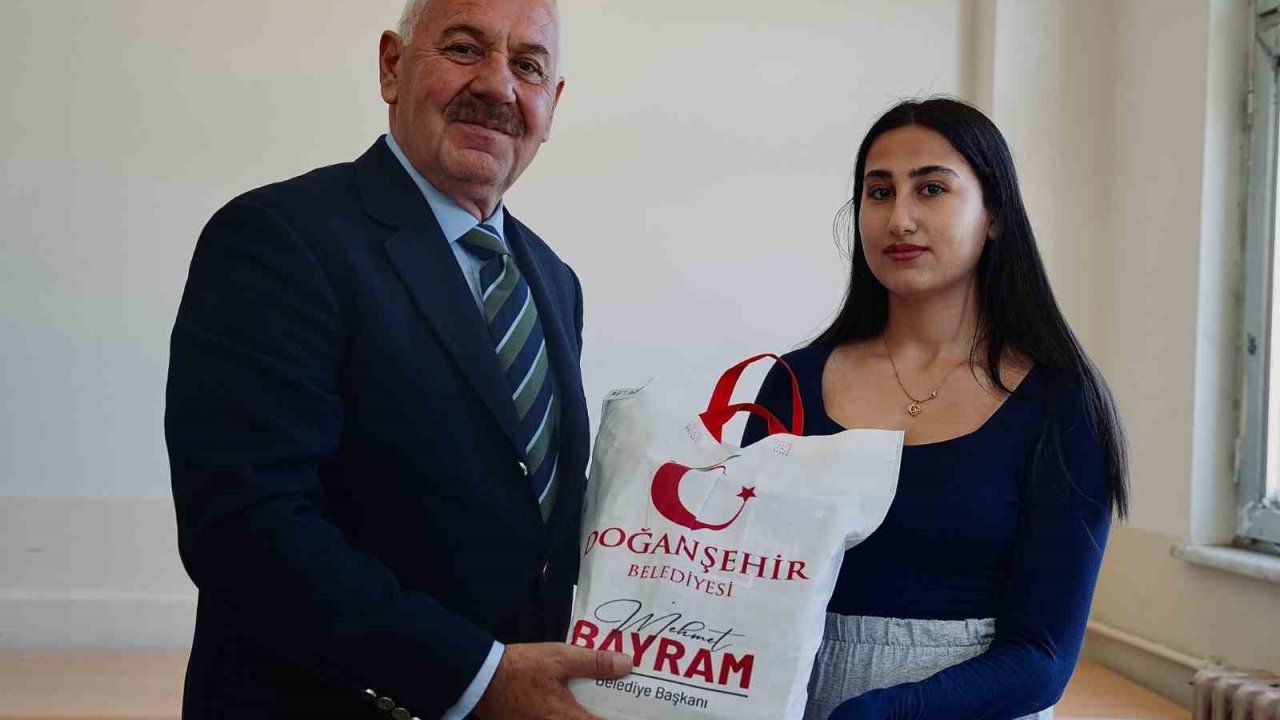 Doğanşehir Belediyesi’nden öğrencilere sınav desteği