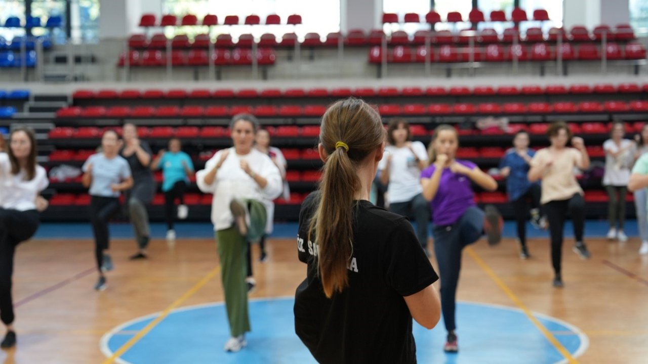 Maltepe Belediyesi’nden kadınlara spor ve savunma dersleri