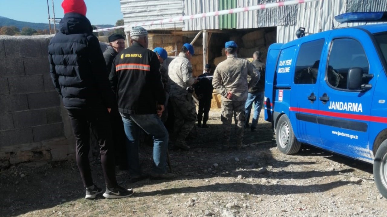 Gediz’de haftalardır kayıp olan kadın samanlıkta ölü bulundu