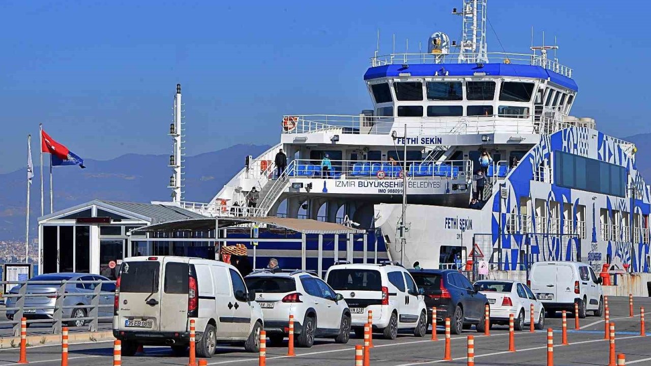 İzmir’de feribot tarifesine düzenleme