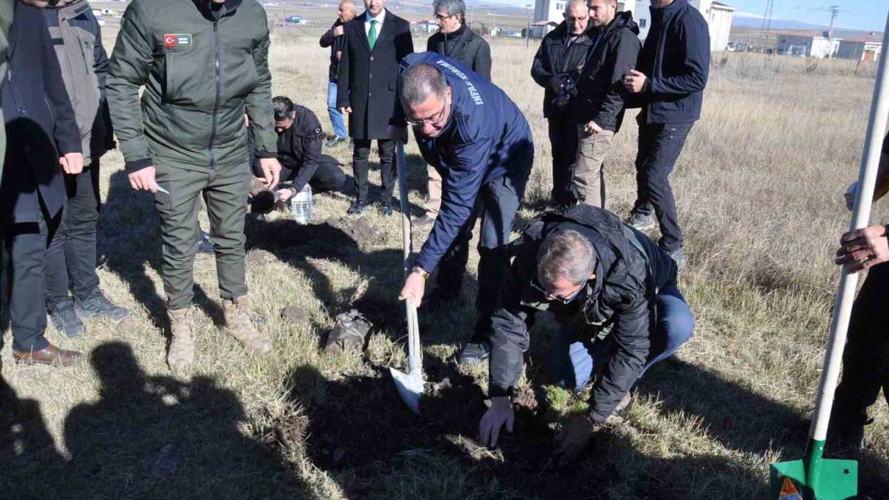 Kars’ta fidanlar toprakla buluştu