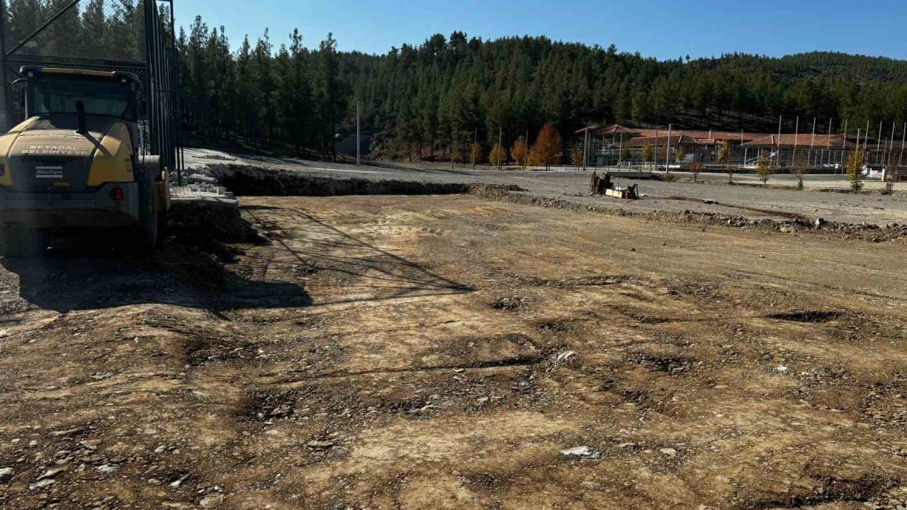 Başkan Pütün, Beyağaç’a sözünü verdiği tekstil atölyesini kazandırıyor