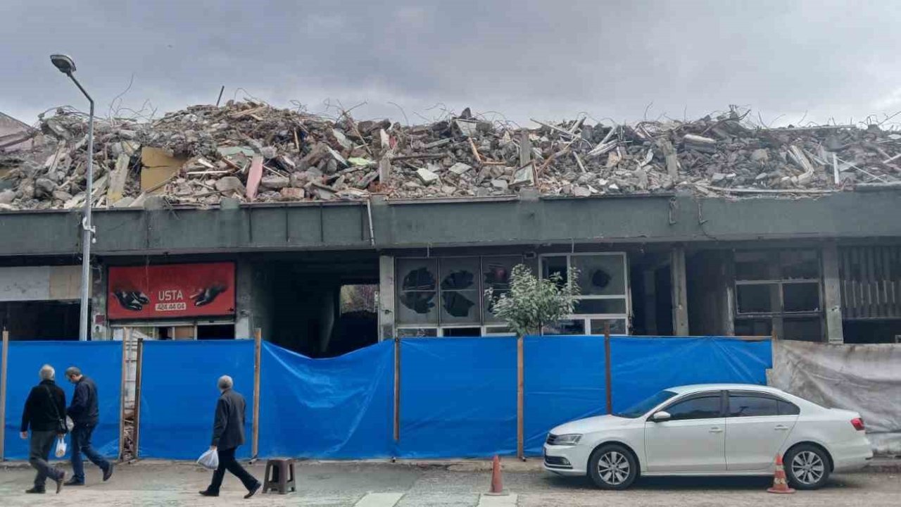 Başkan Değirmenci, “Karabük’e dev hizmet binasını kazandırmak için kolları sıvadık”