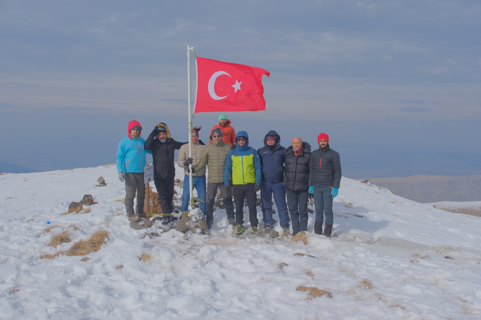 Karslı dağcılar Sarıkamış şehitlerini Allahuekber Dağları'nda andı