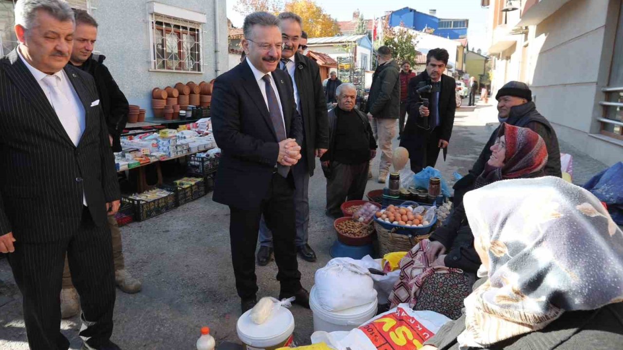 Vali Aksoy, semt pazarını ziyaret etti