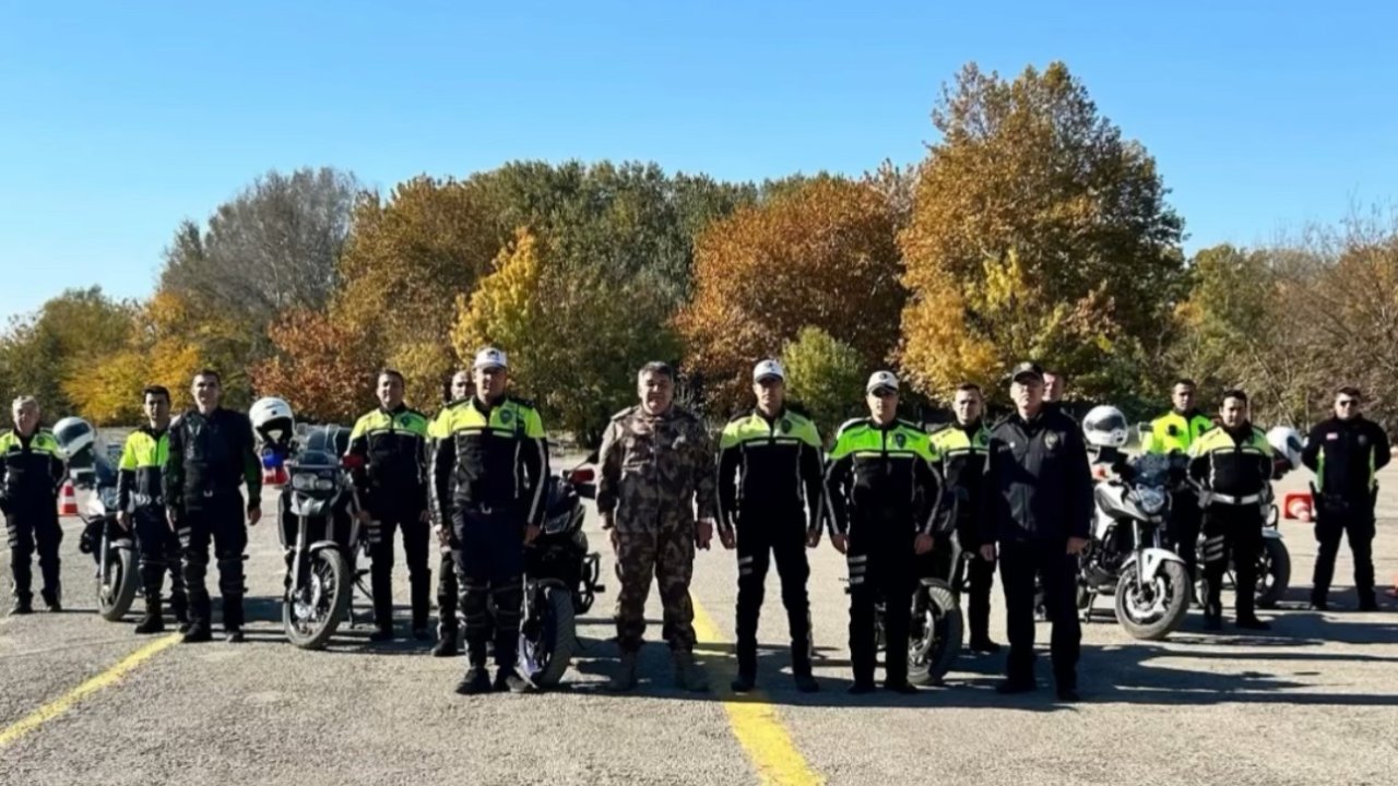 Edirne’de Motosikletli Trafik Polis Timleri eğitimlerini başarıyla tamamladı