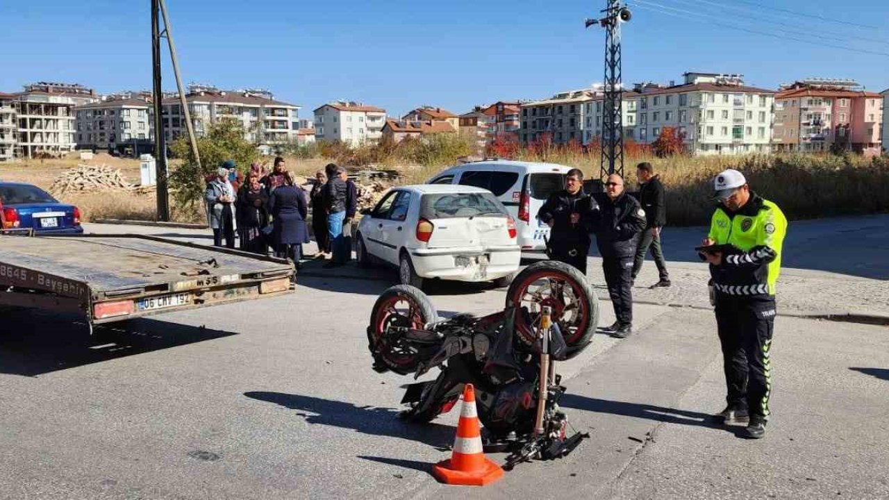 Konya’da motosiklet otomobile çarptı: 1 yaralı