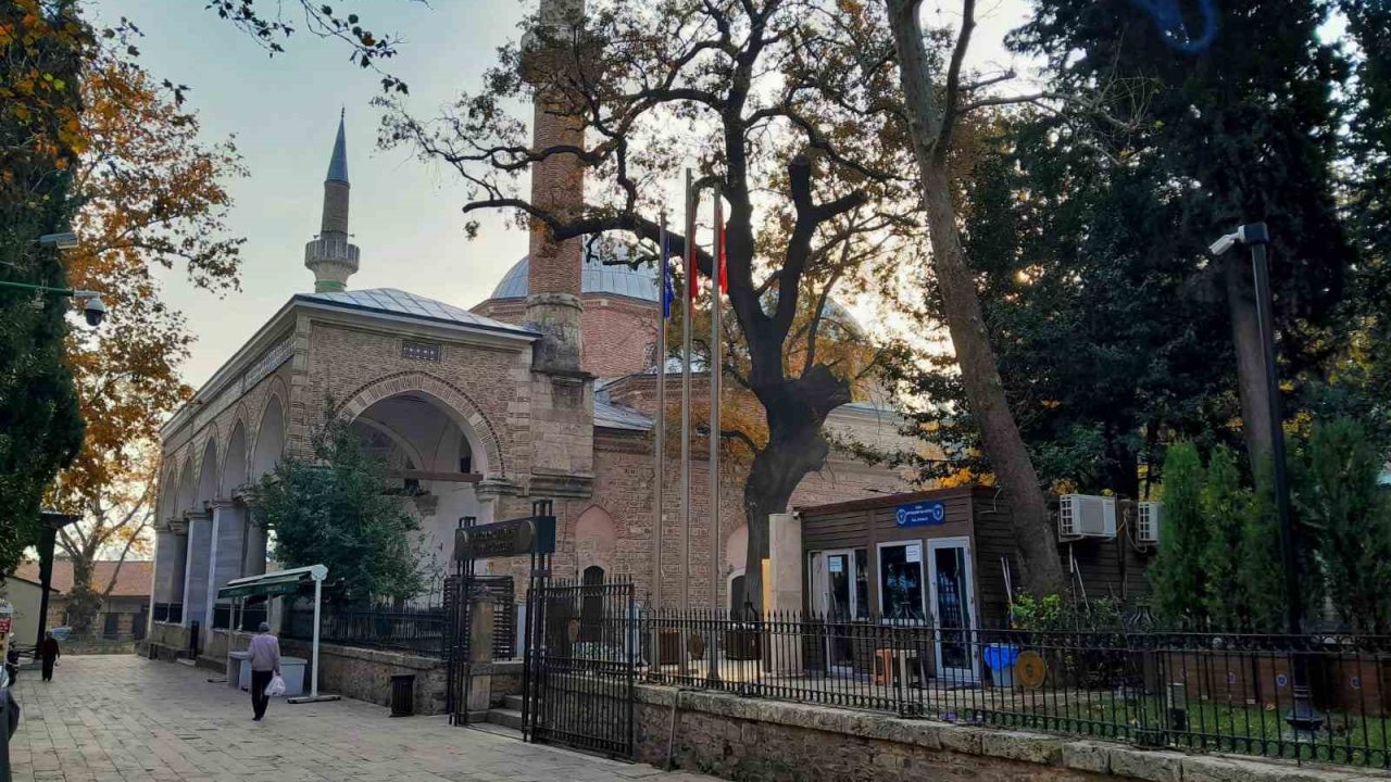 Bursa’da ecdat yadigarı tarihi cami ve türbelerdeki özel güvenlikçiler çekiliyor