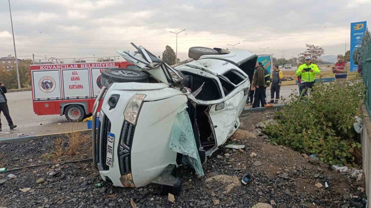 Elazığ’da otomobil takla attı: 2 yaralı