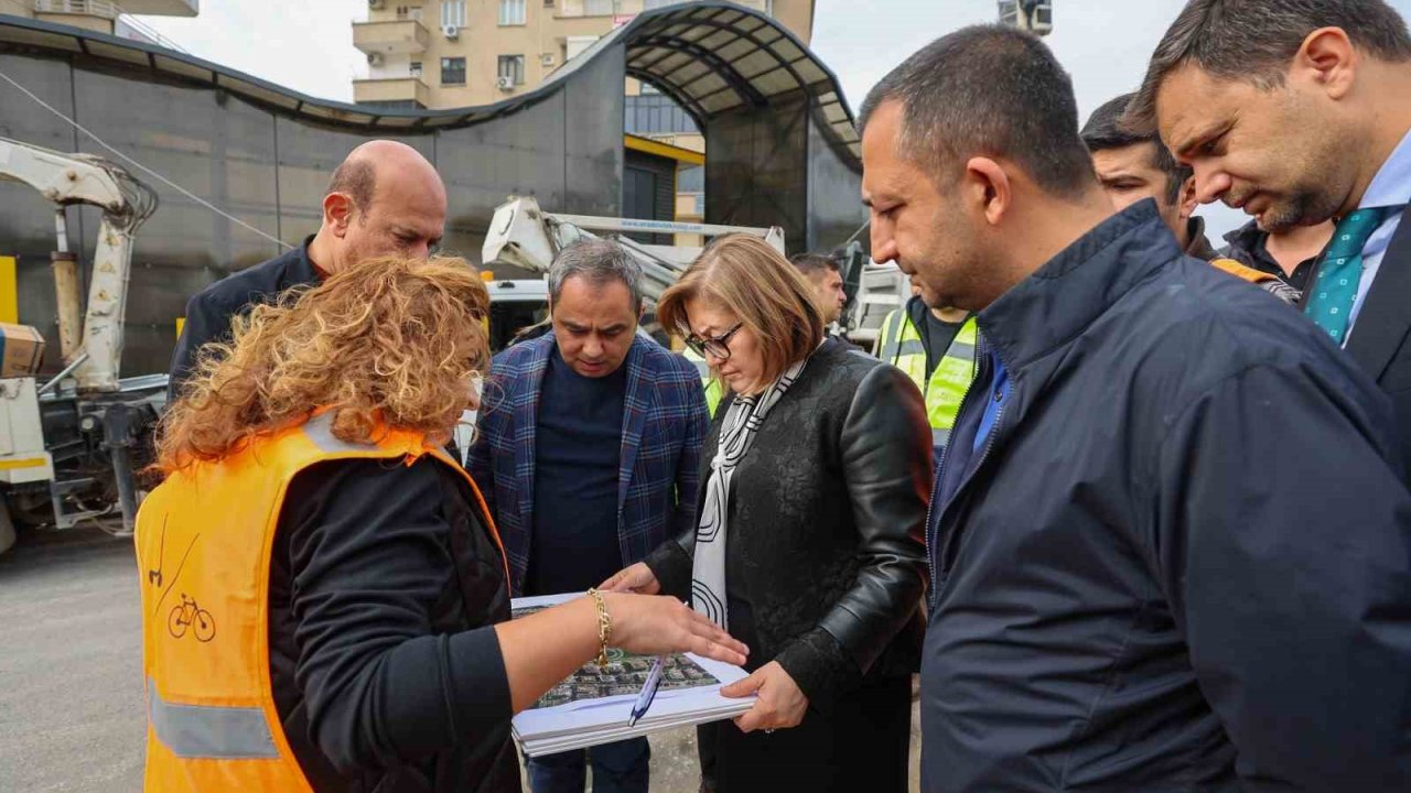 Gaziantep Büyükşehir, Tugay Köprülü Kavşağı’nda şerit arttırma çalışmalarına başladı