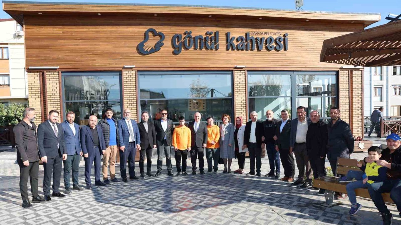 Gönül Kahvesi’nin "özel" garsonları