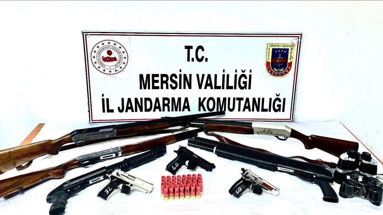 Mersin’de silah kaçakçıları jandarma engeline takıldı