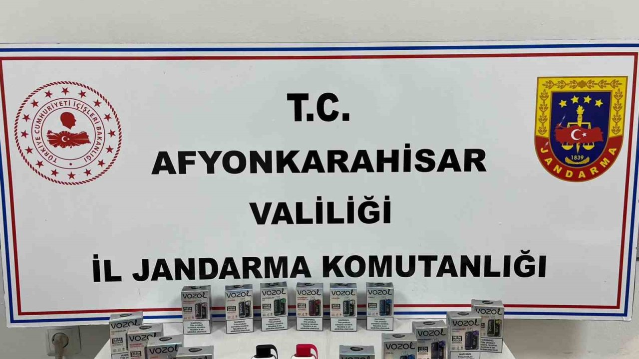 Jandarma kaçak elektronik sigara ele geçirdi