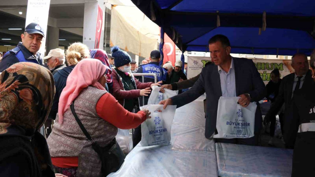 Aydın BŞB Yenipazar’da fide dağıttı