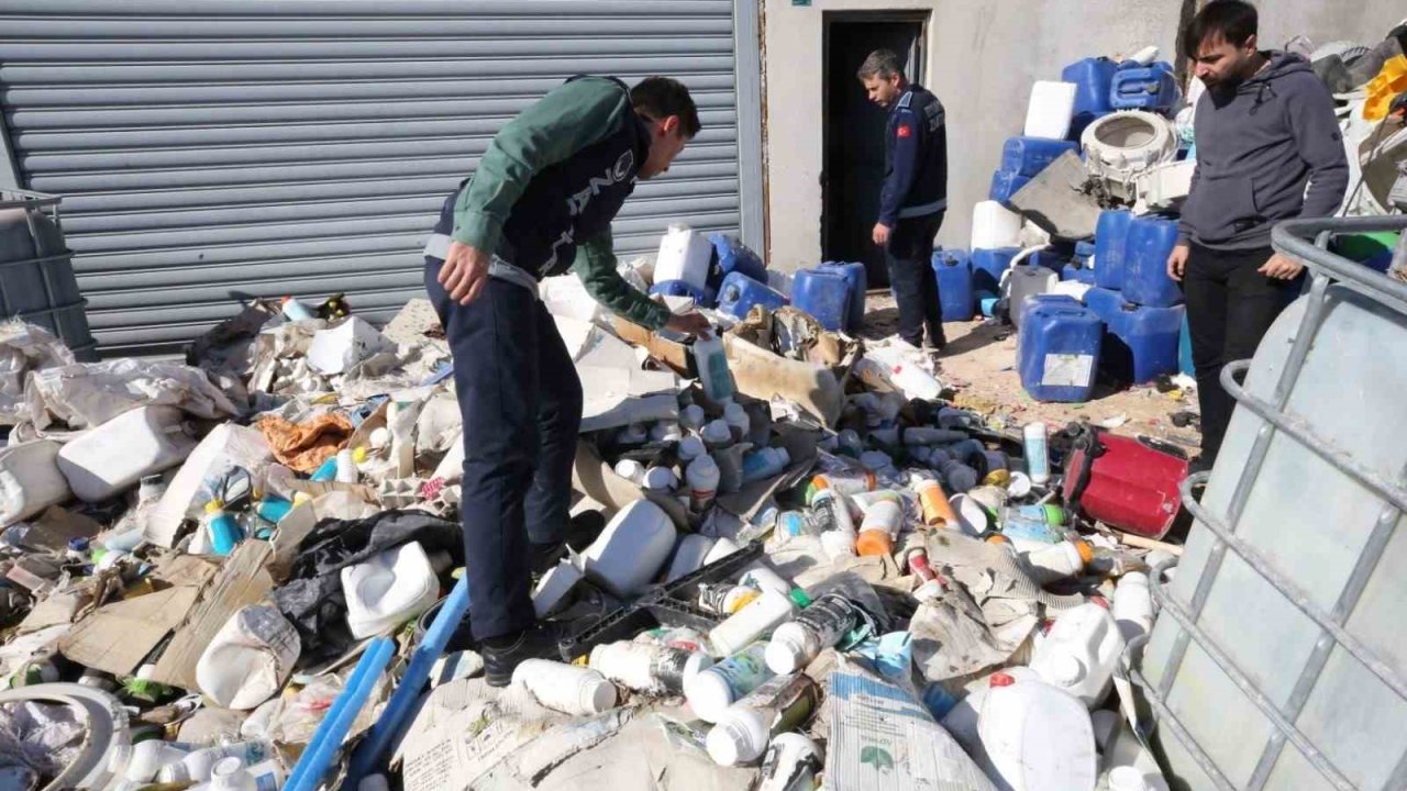 Şanlıurfa’da tonlarca sahte zirai ilaç ve gıda ürünü ele geçirildi