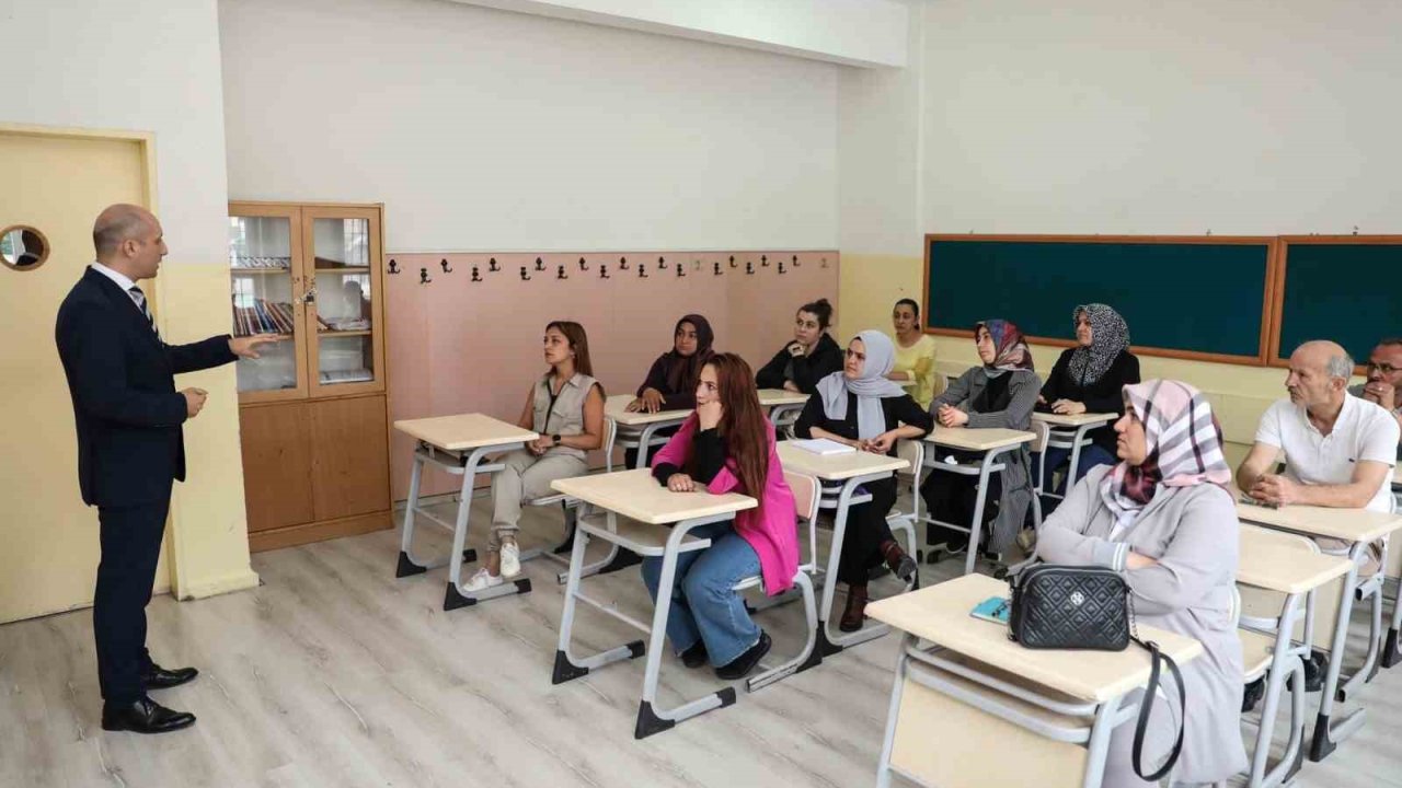 MEB, ebeveynlere "Maarif Modeli" okulları açıyor