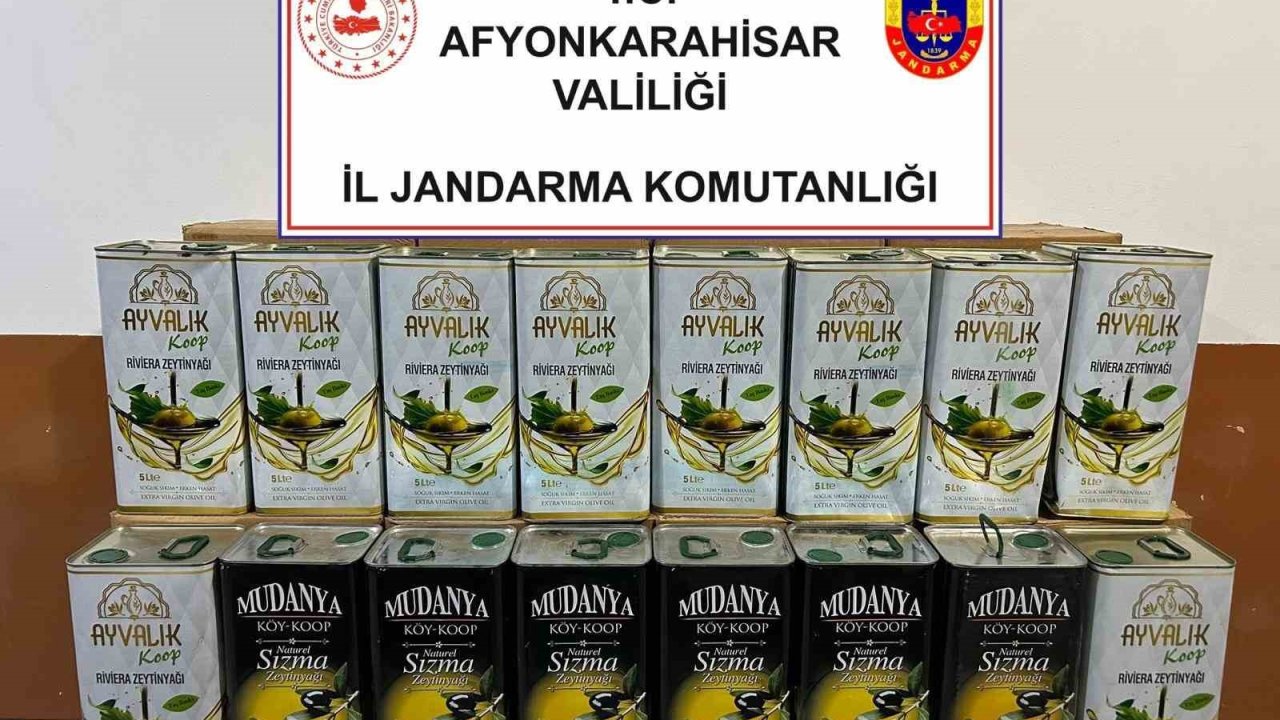 Ürettiği sahte zeytinyağlarını satamadan jandarmaya yakalandı