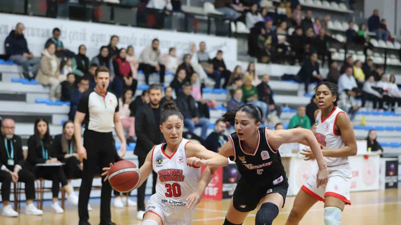 Potada gülen taraf Turgutlu Belediyespor Kadın Basketbol oldu