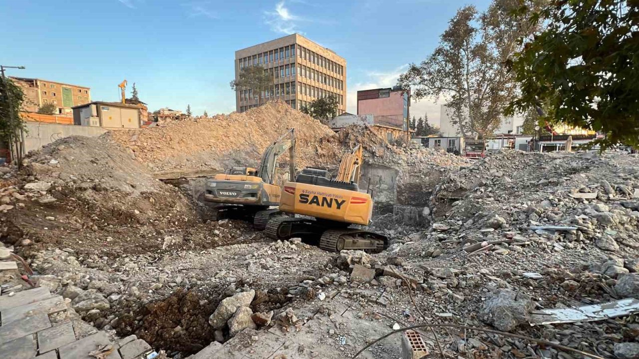 Kahramanmaraş’ta ağır hasarlı binaların yıkım oranı yüzde 98