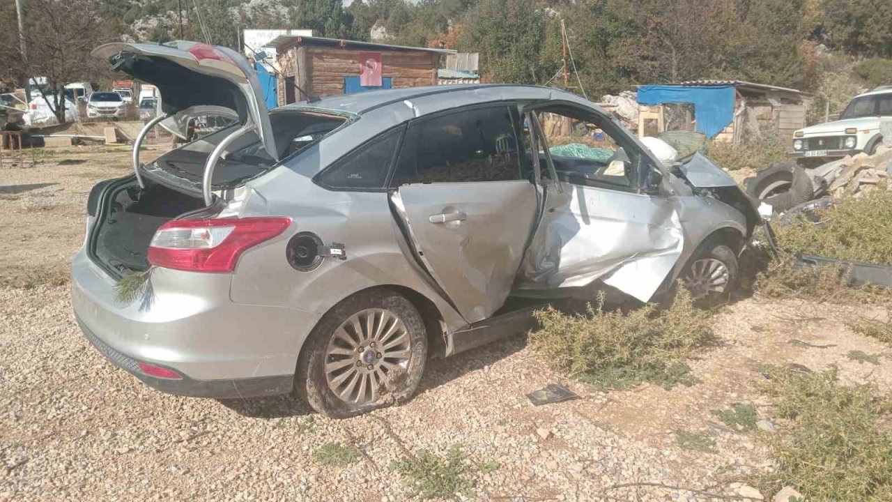 Antalya-Konya karayolunda trafik kazası: 1 ölü, 1 yaralı