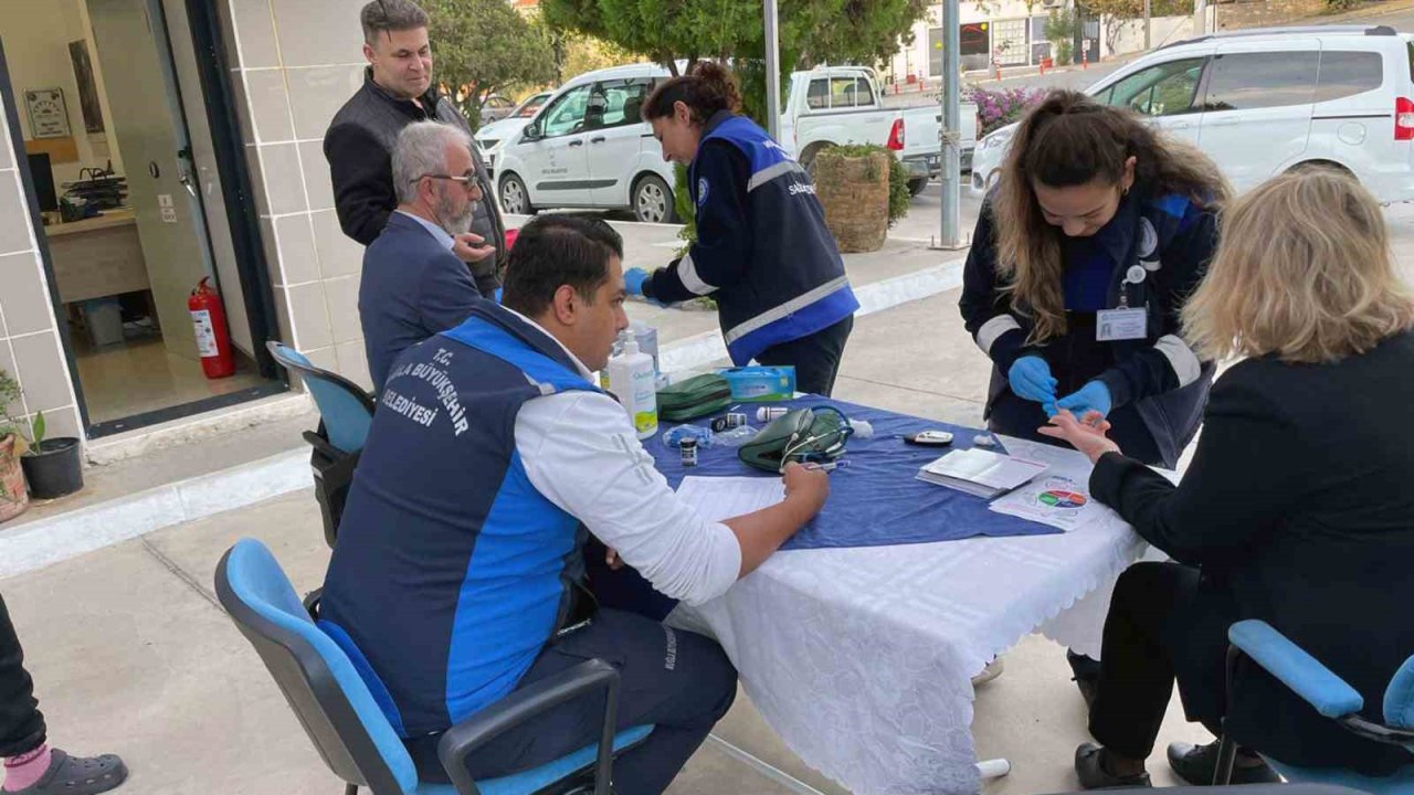 Büyükşehir’den tüm ilçelerde şeker ölçüm ve diyabet farkındalık eğitimi