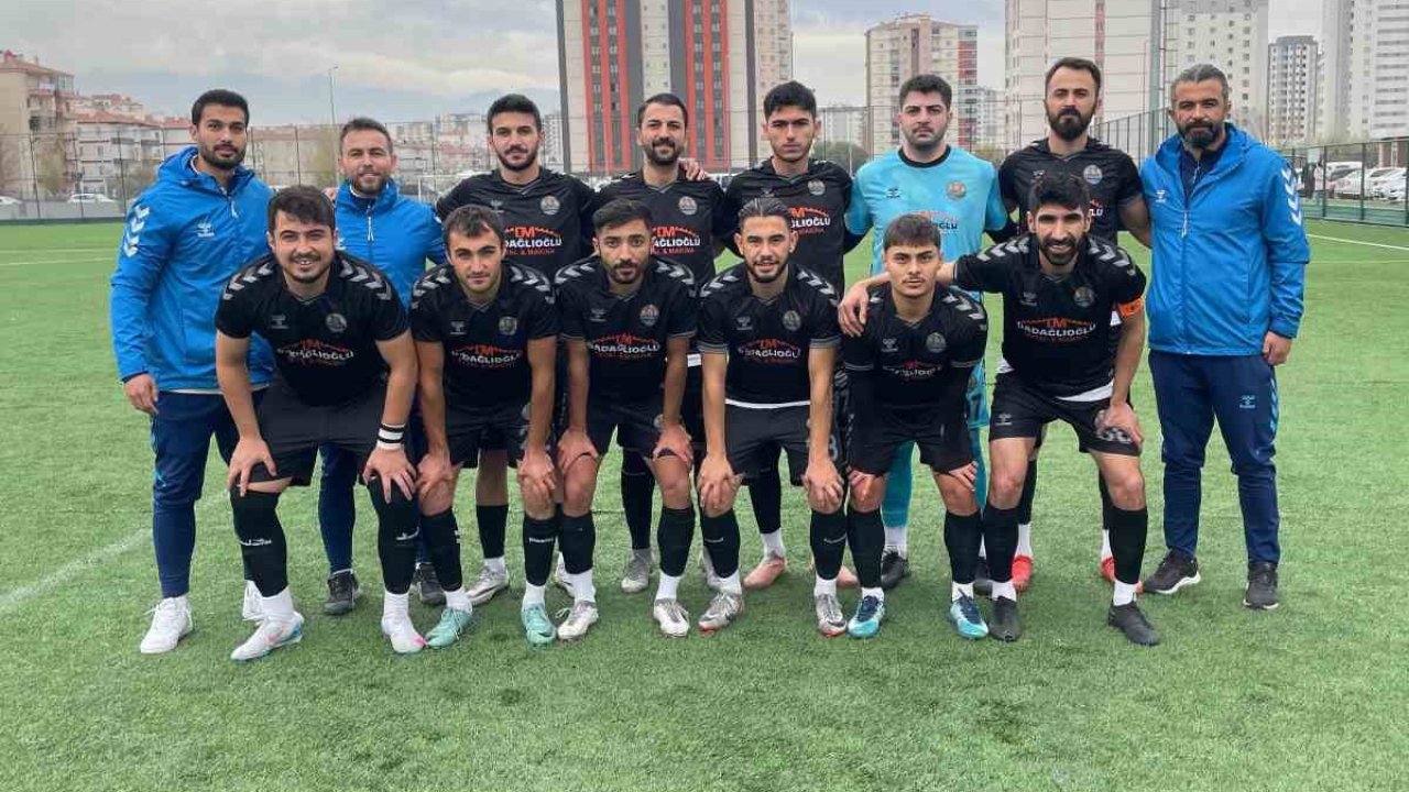 Kayseri Esen Metal SK liderliğini sürdürüyor