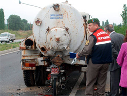 Motosiklet, vidanjöre ok gibi saplandı