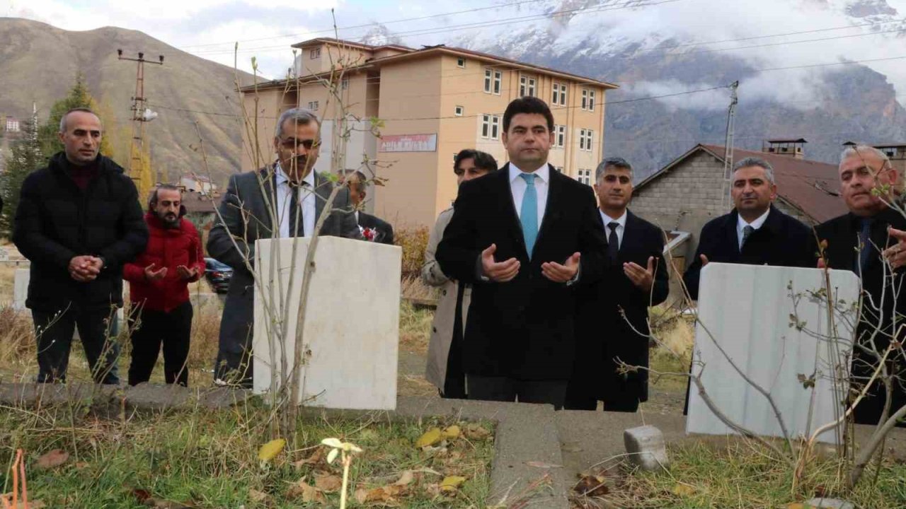 Hakkari’de vefat eden öğretmenler unutulmadı