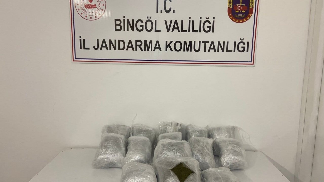 Bingöl’de 20 kilo esrar ele ele geçirildi