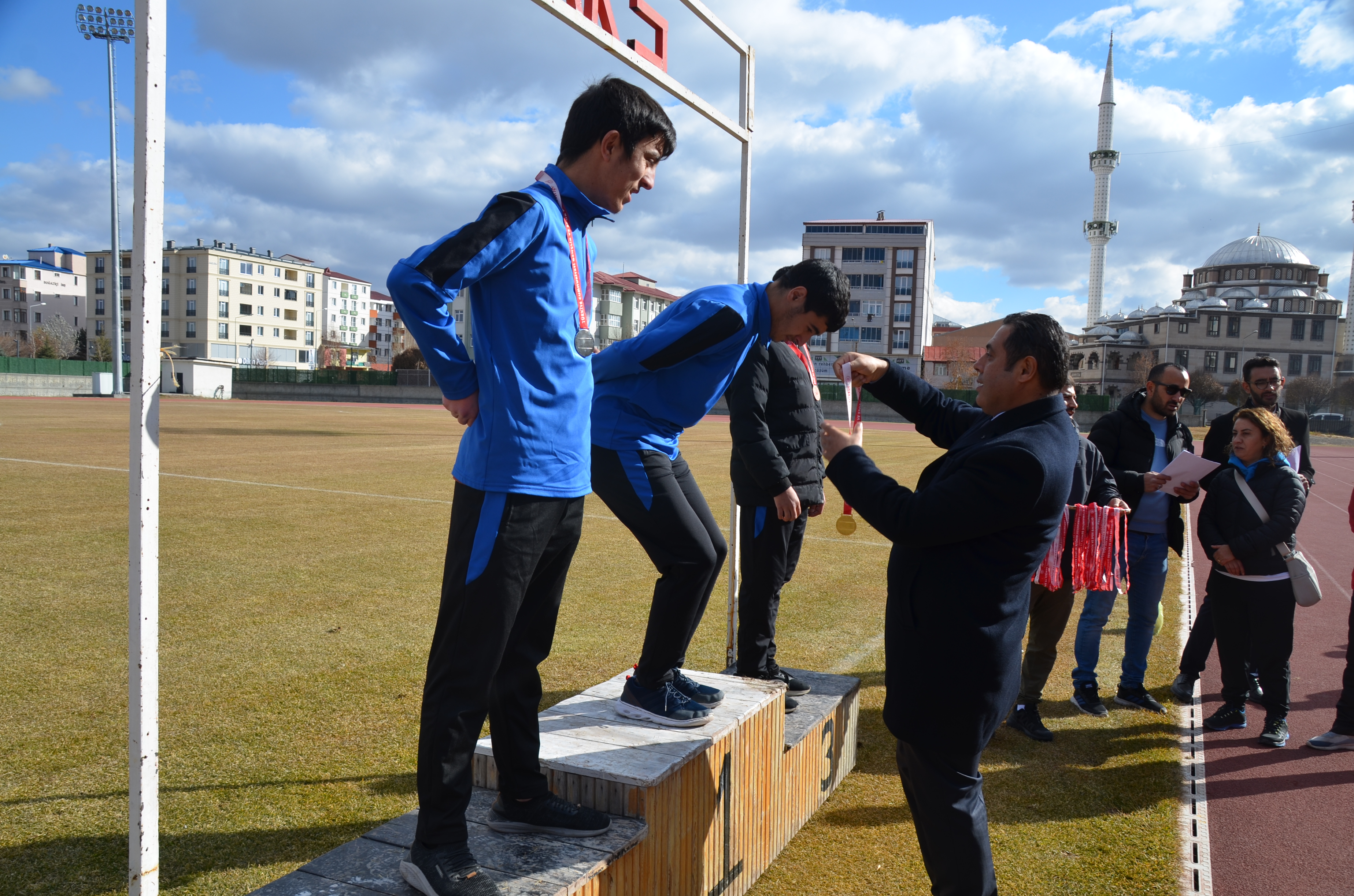 Kars'ta özel sporcular için müsabaka düzenlendi