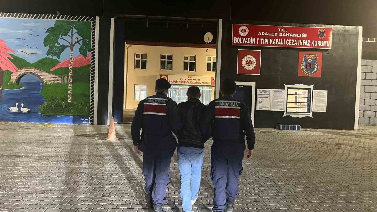 Hapis cezasıyla aranan şahıs uyuşturucu maddeler ile yakalandı