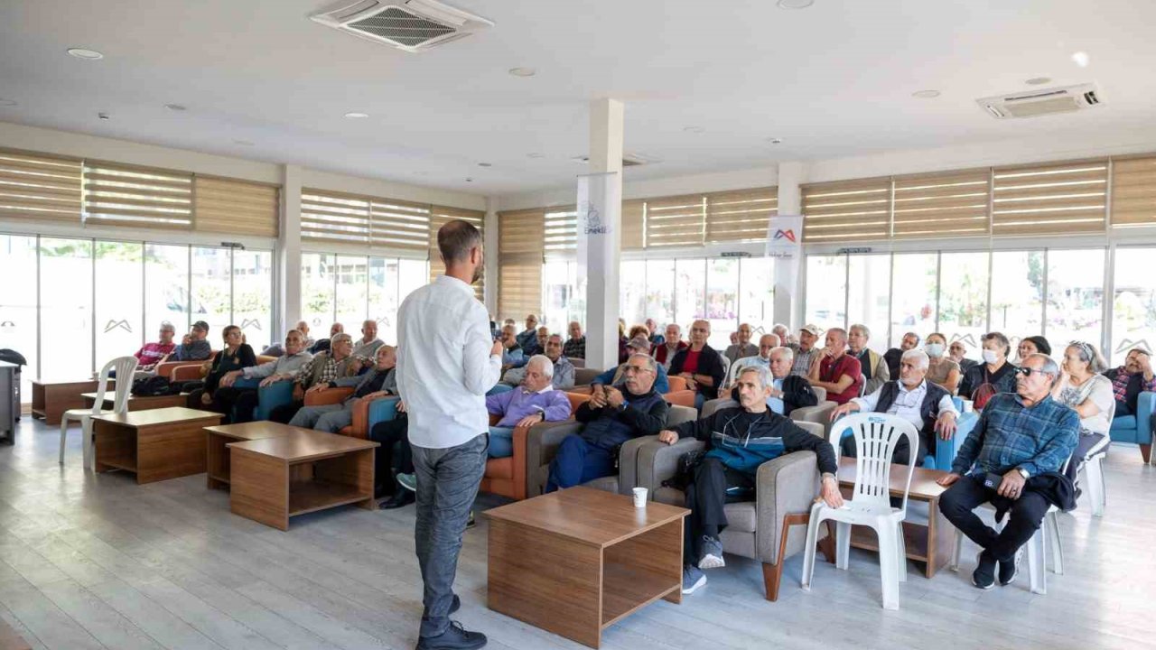 Mersin’de Emekli Evi üyeleri ’Alzheimer’ konusunda bilgilendirildi