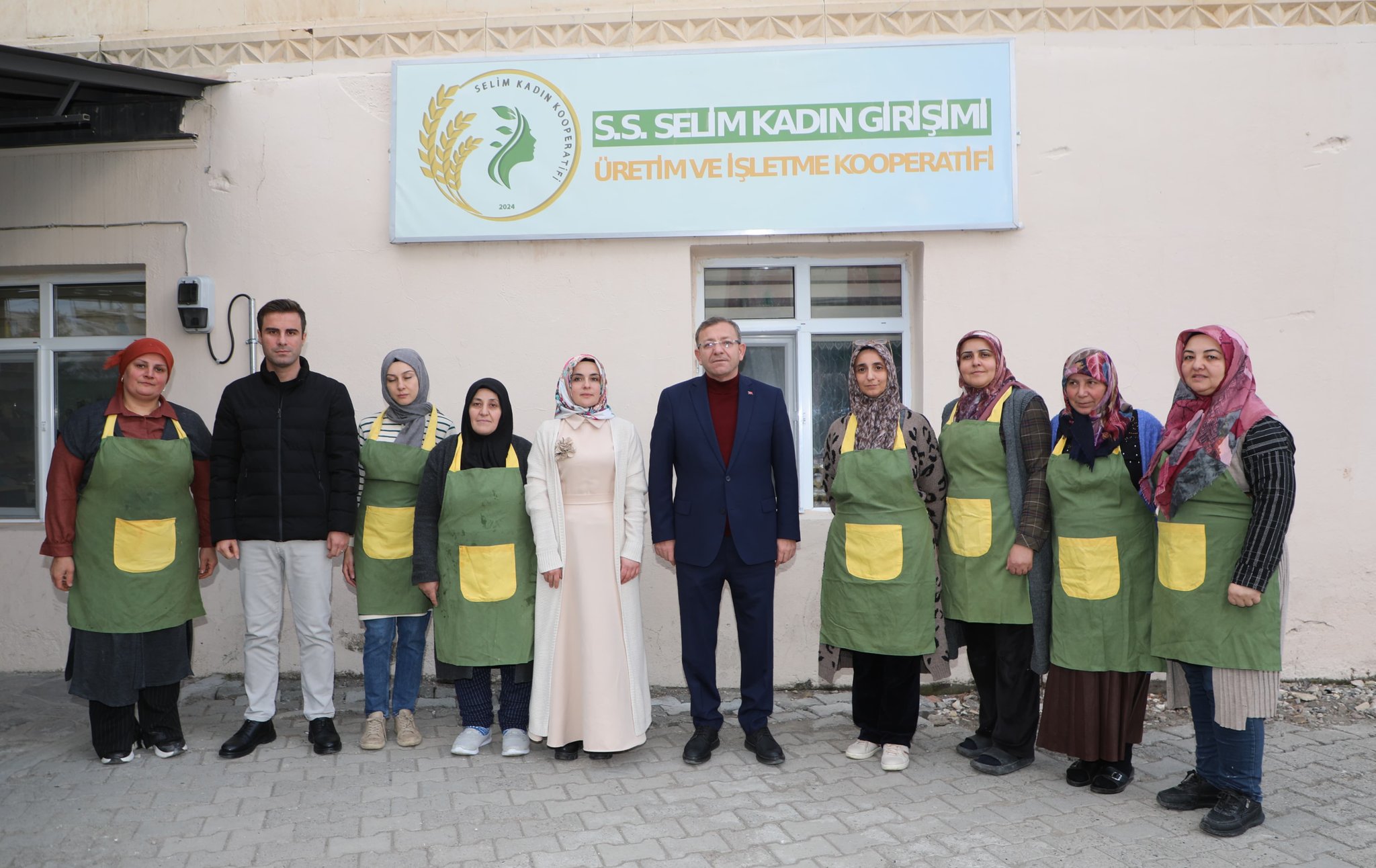 Vali Polat, SS Selim Kadın İşletme Kooperatifi'ni ziyaret etti.