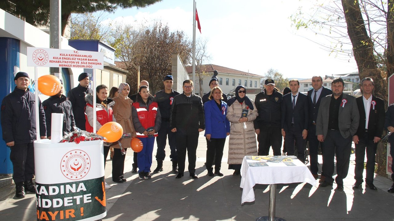 Kula’da Kadına Yönelik Şiddetle Mücadele Günü etkinliği düzenlendi