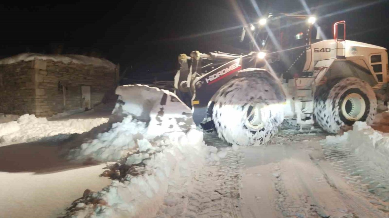 Büyükşehir; kırsalda 257 mahalle yolunu daha ulaşıma açtı