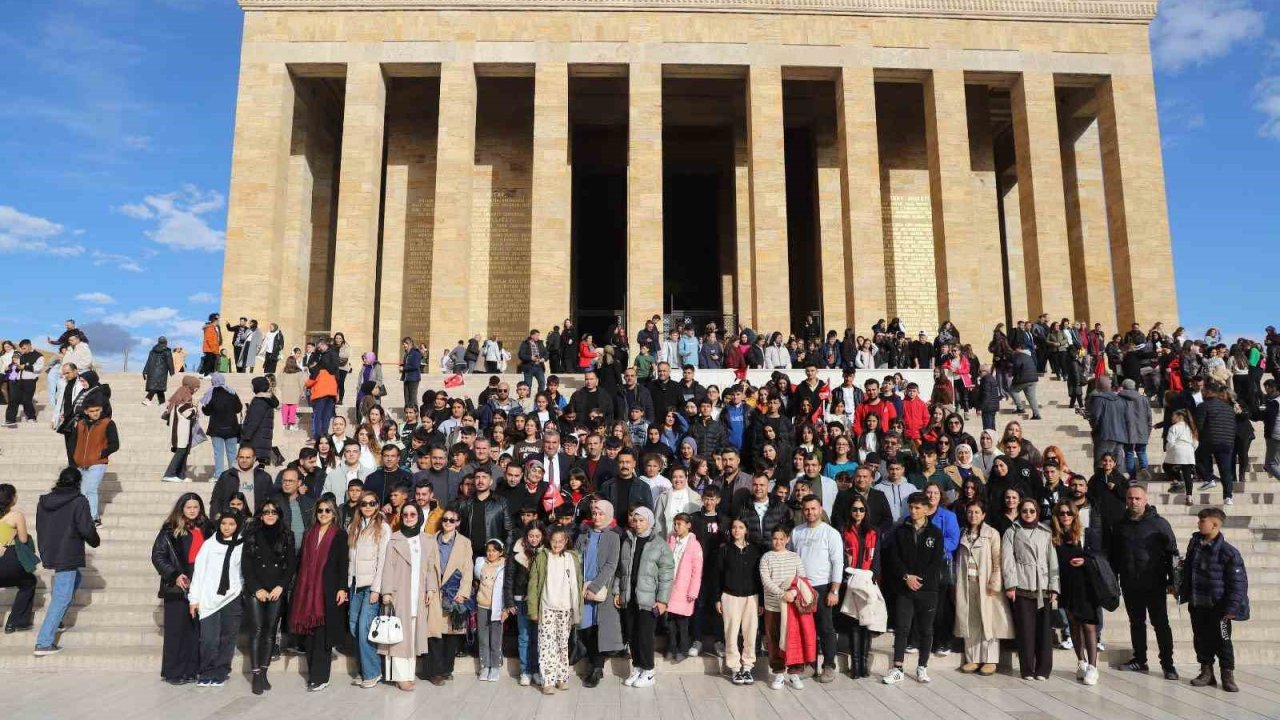 Depremzede çocuklar, ‘Yüreğimizdeki Işık’ projesi kapsamında Ankara’yı gezdiler