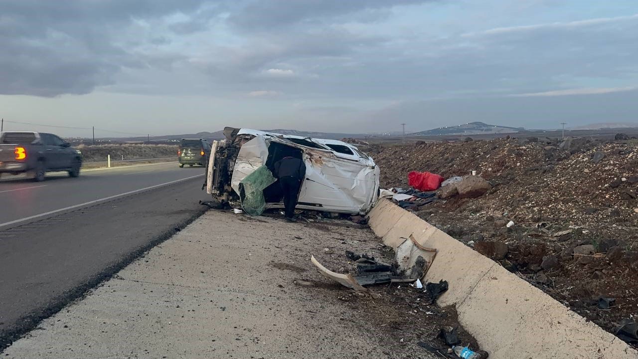 Kilis’te takla atan otomobilde can pazarı: 5 yaralı