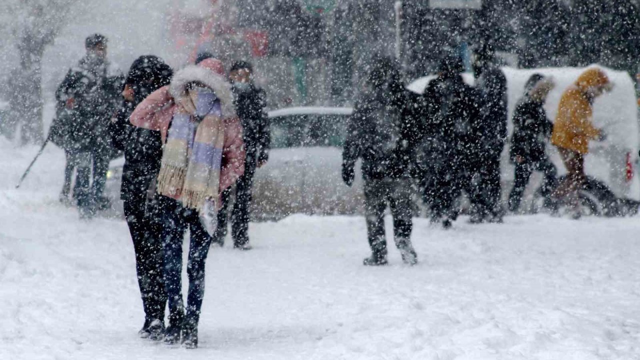 Bayburt Üniversitesinde kar tatili 1 gün daha uzatıldı