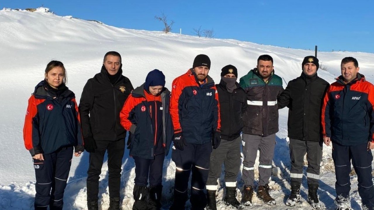 Sinop’ta araçları kara saplanıp mahsur kalan 4 kişi kurtarıldı