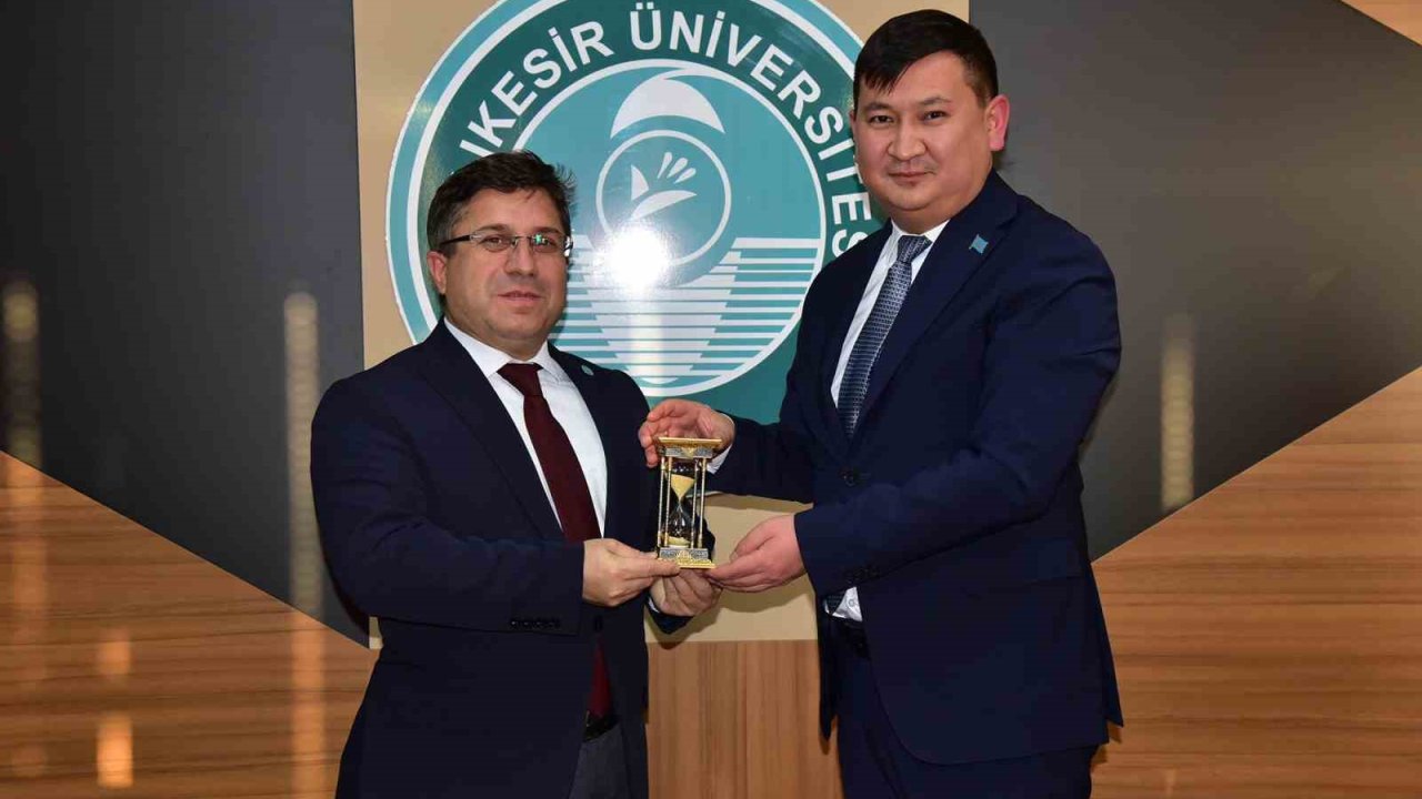 Kazakistan Başkonsolosundan, Balıkesir Üniversitesine ziyaret